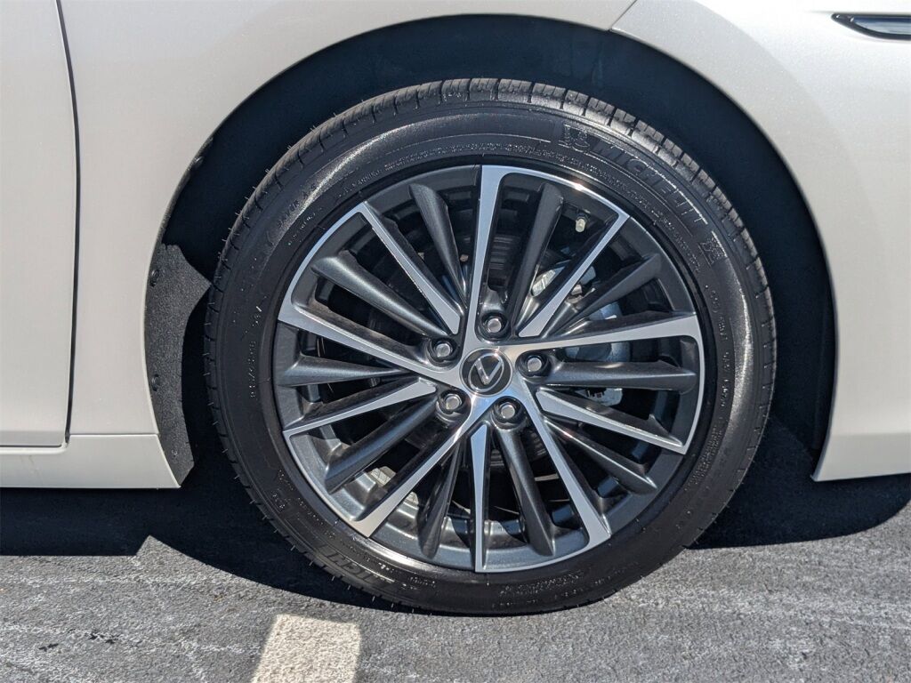 2025 Lexus ES HYBRID ES 300h Richmond VA