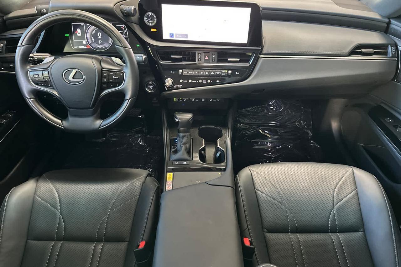 2025 Lexus ES Luxury
