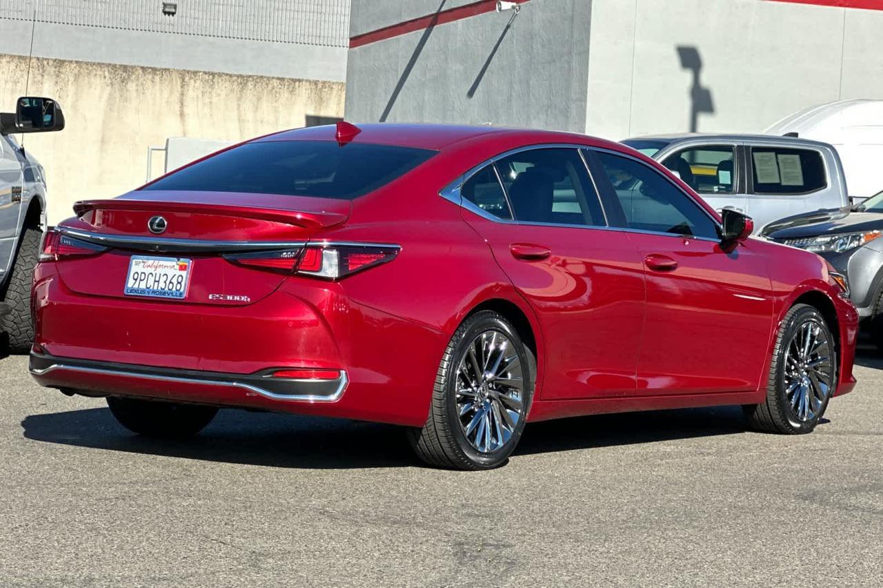 2025 Lexus ES Luxury