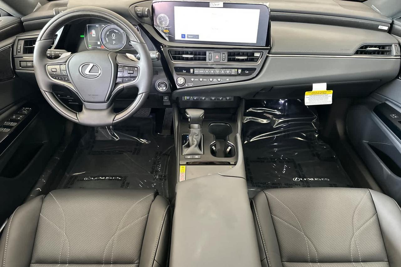 2025 Lexus ES Luxury