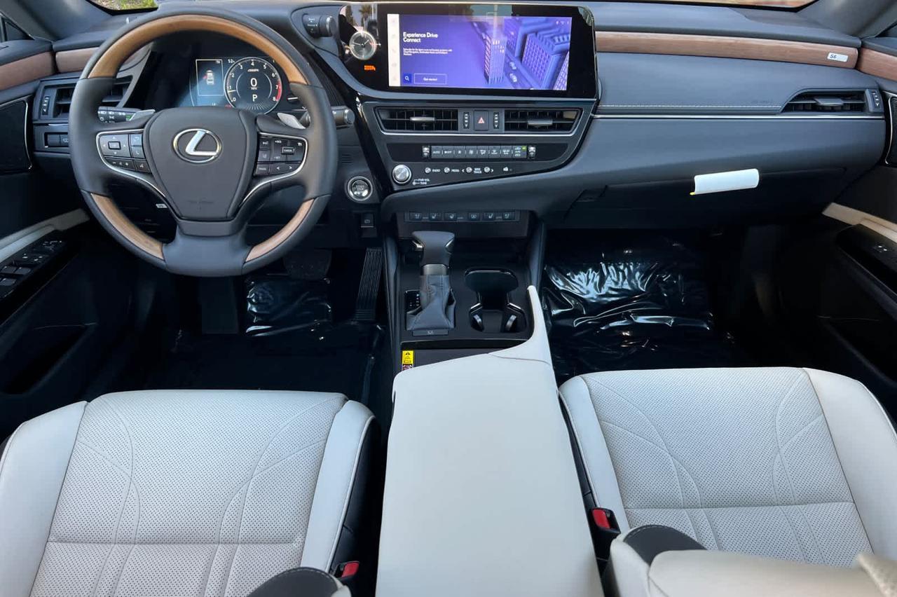 2025 Lexus ES Luxury