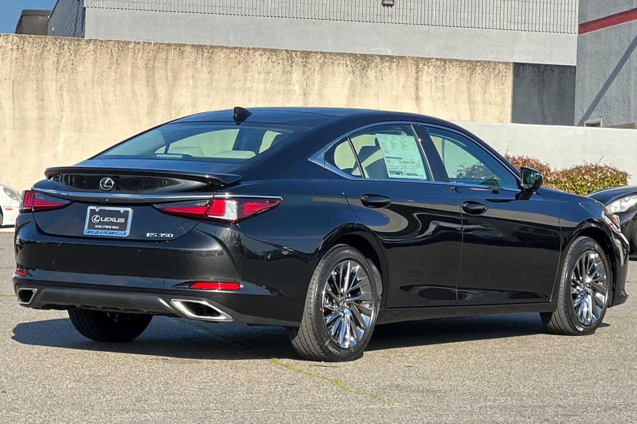 2025 Lexus ES Luxury