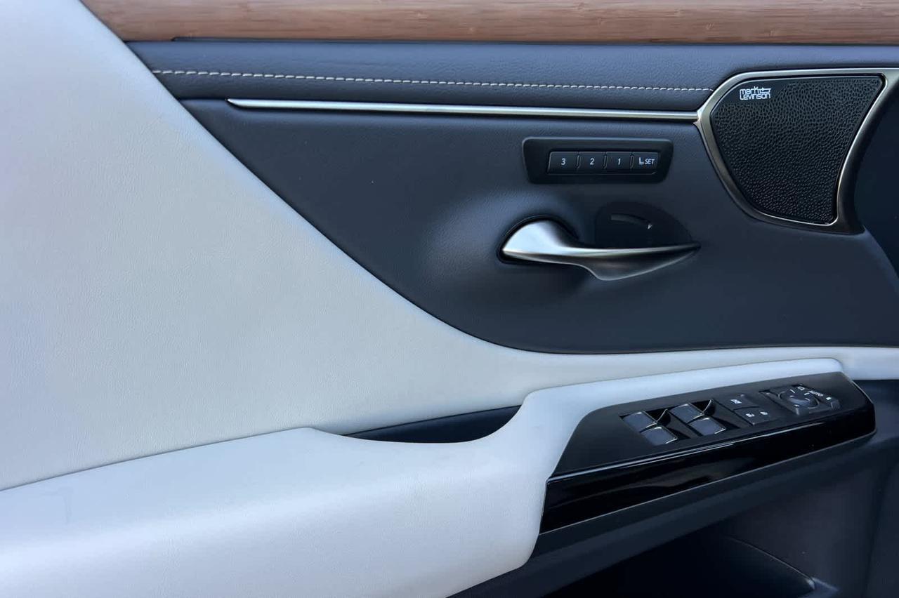 2025 Lexus ES Luxury Roseville CA