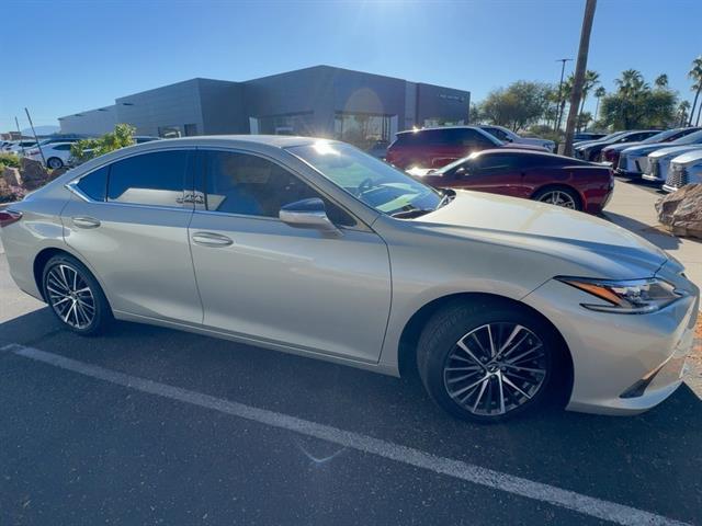 2025 Lexus ES Premium