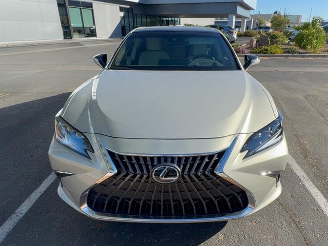 2025 Lexus ES Premium