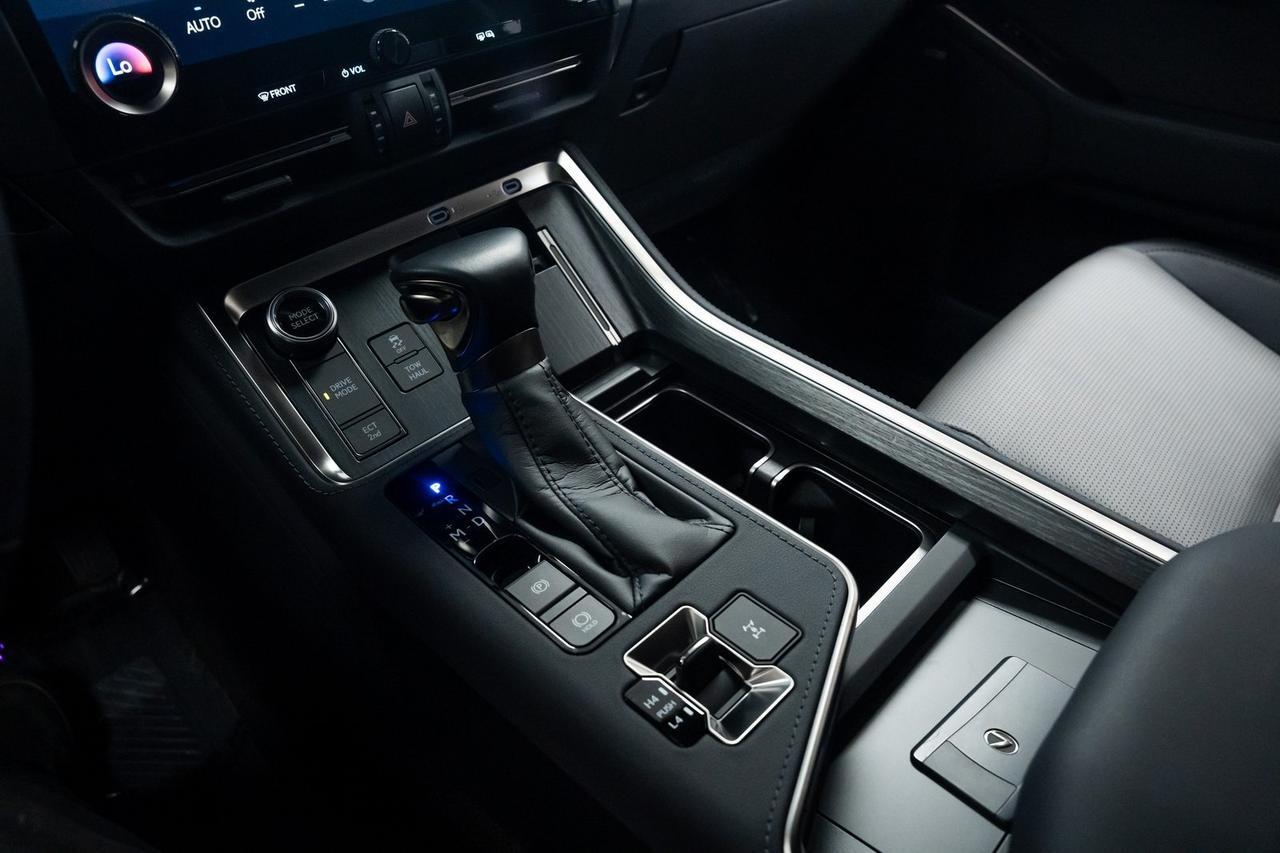 2025 Lexus GX 550 Luxury 1 Owner Vented Seats Mark Levinson Audio Portland OR