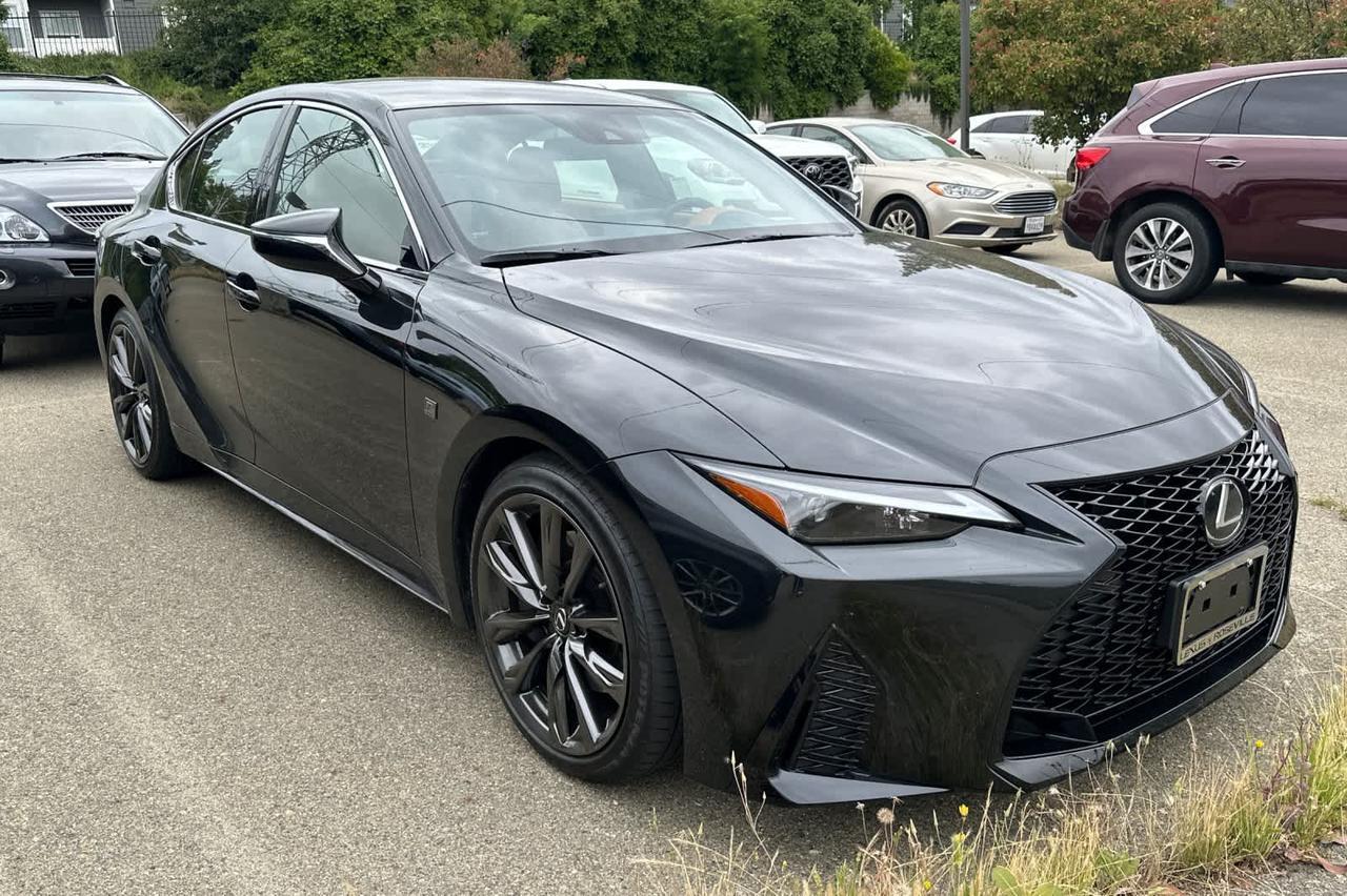 2025 Lexus IS 300 F SPORT Design