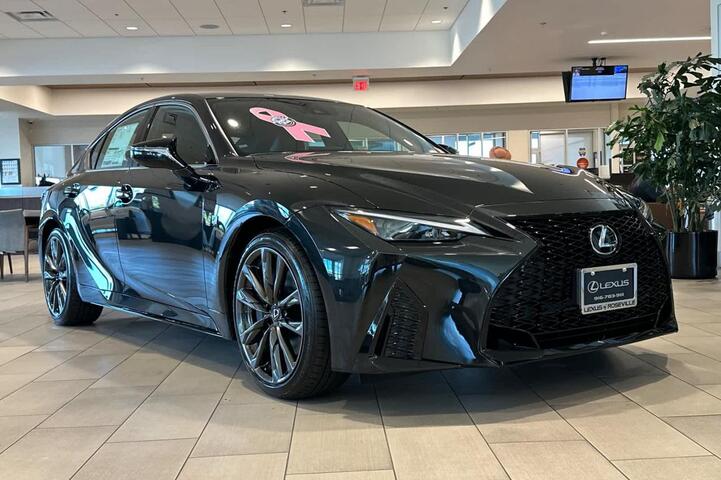 2025 Lexus IS 300 F SPORT photo 3