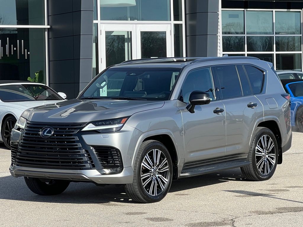 2025 Lexus LX 700h Luxury