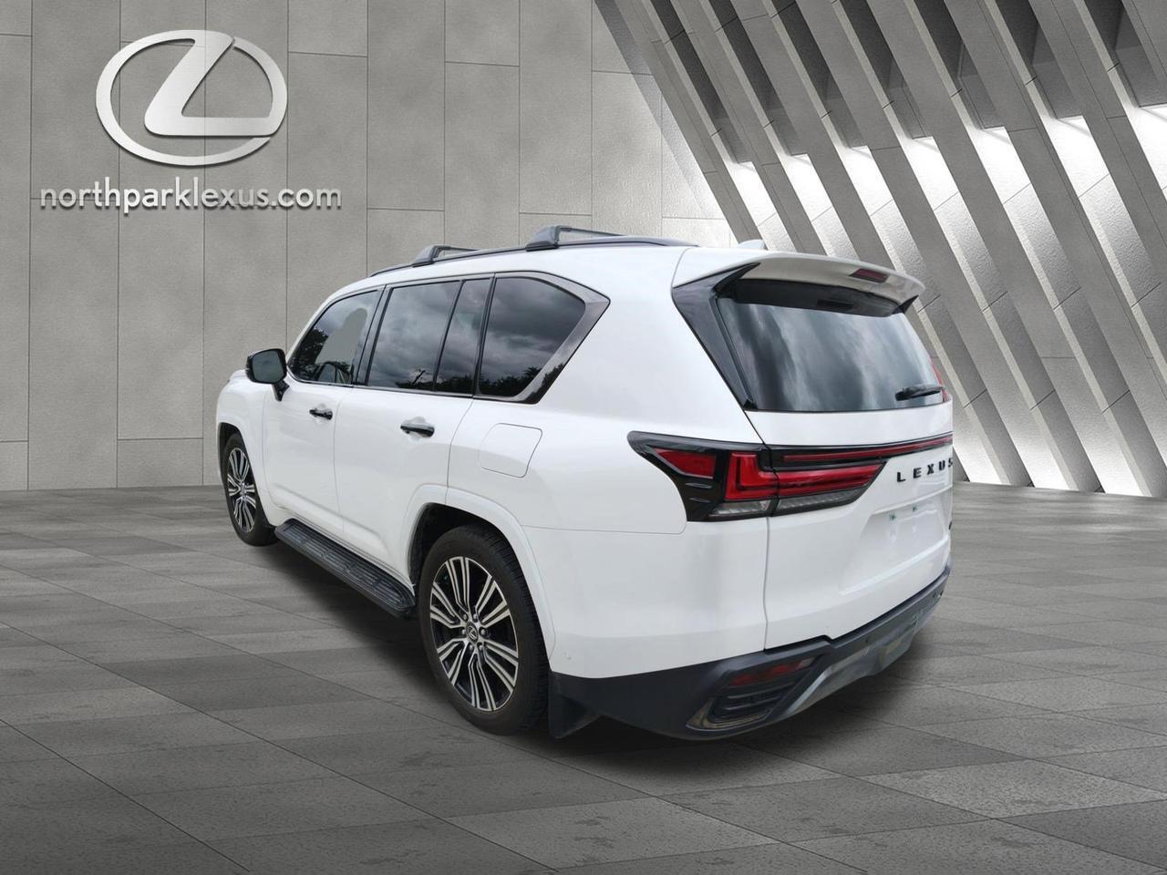 2025 Lexus LX 700h Luxury