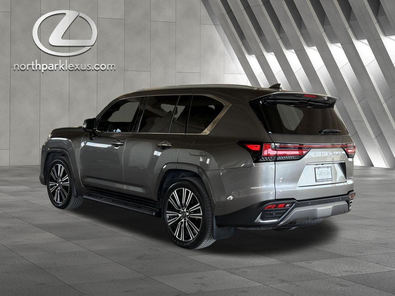 2025 Lexus LX 700h Luxury