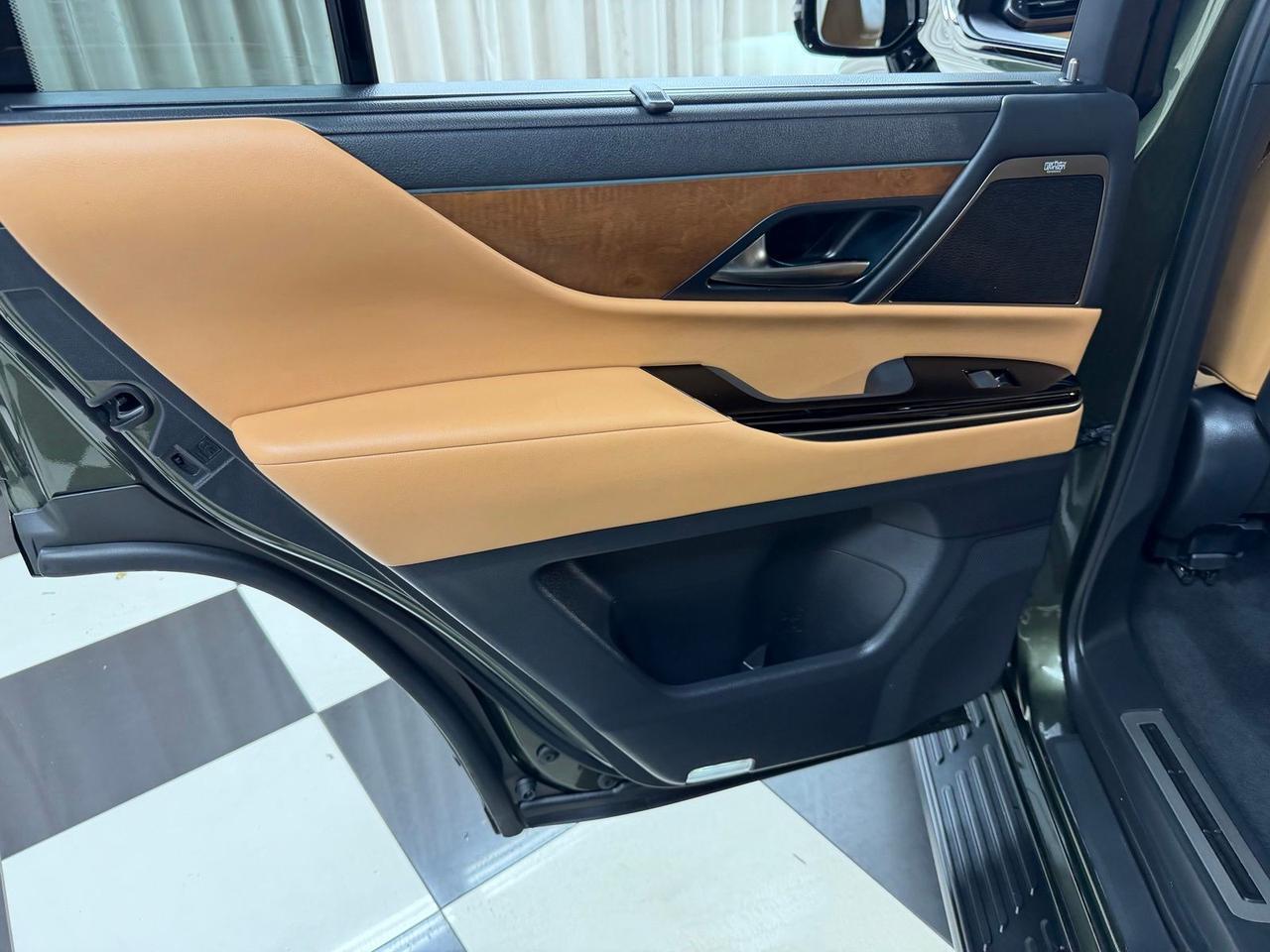 2025 Lexus LX 700h Luxury Annapolis MD