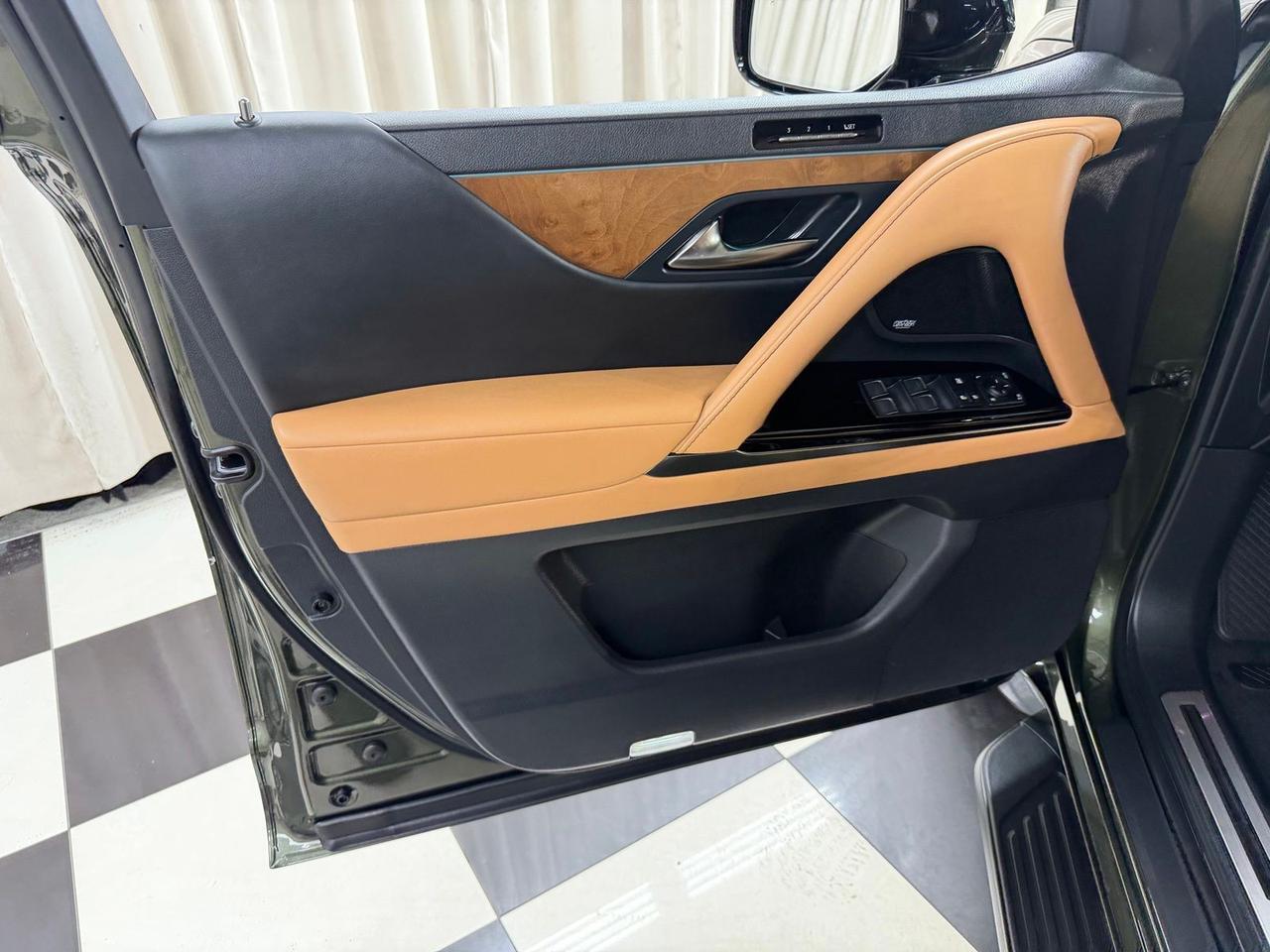 2025 Lexus LX 700h Luxury Annapolis MD
