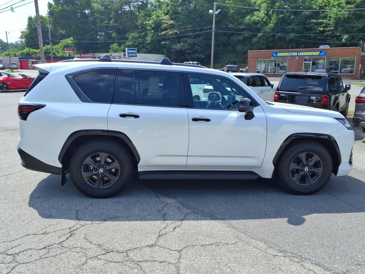 2025 Lexus LX 700h Overtrail
