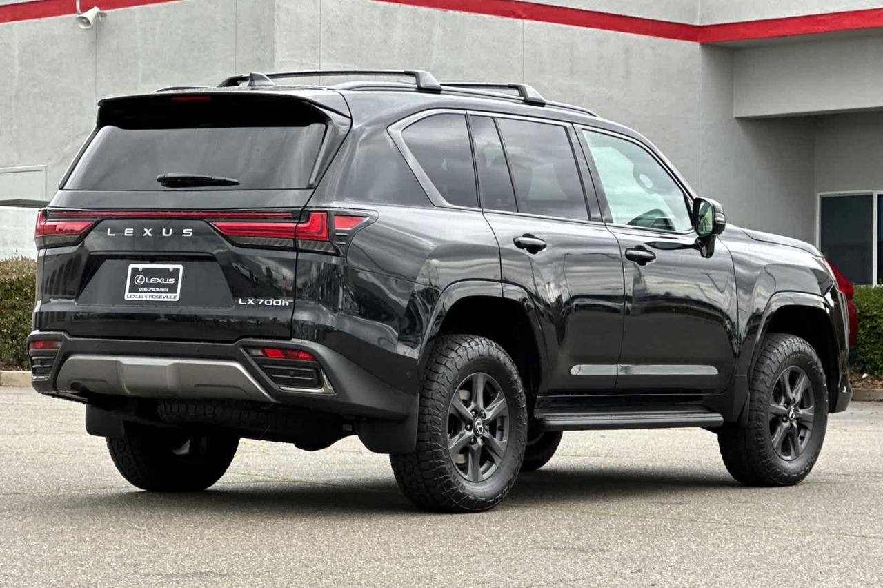 2025 Lexus LX 700h Overtrail