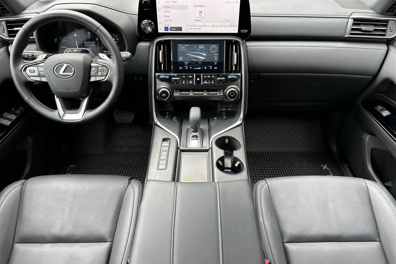 2025 Lexus LX 700h Overtrail