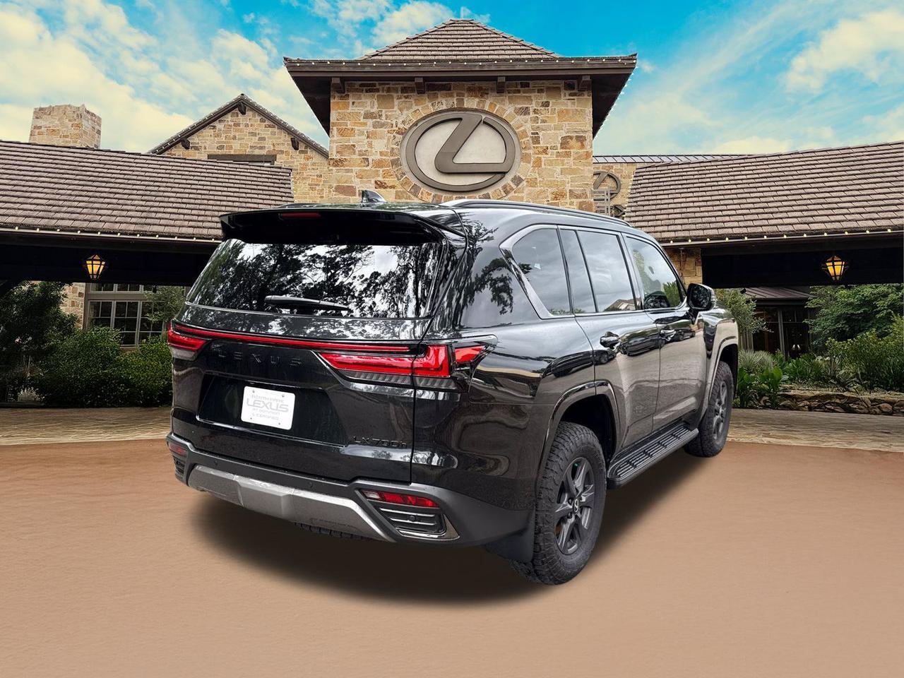 2025 Lexus LX 700h Overtrail