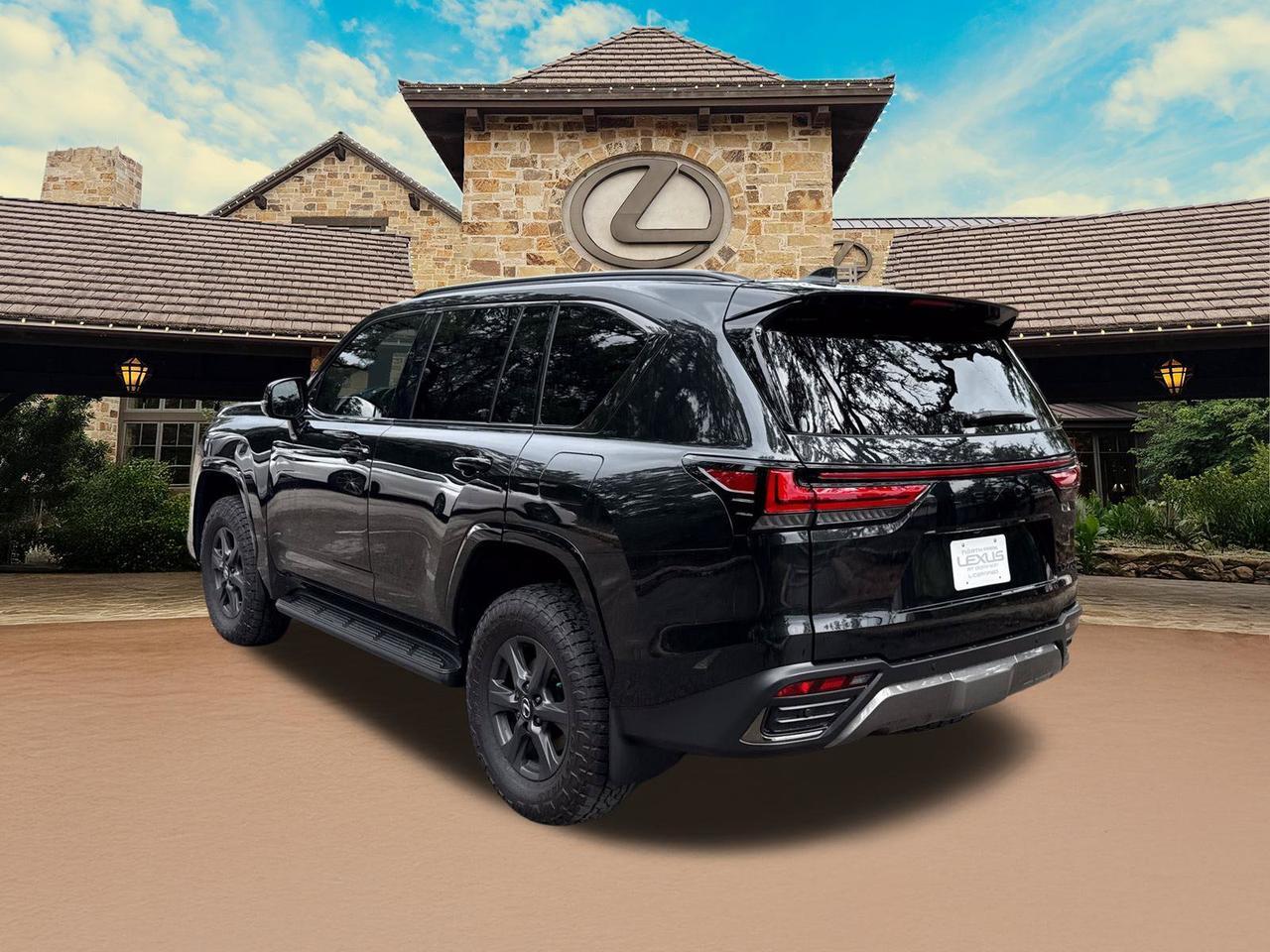 2025 Lexus LX 700h Overtrail