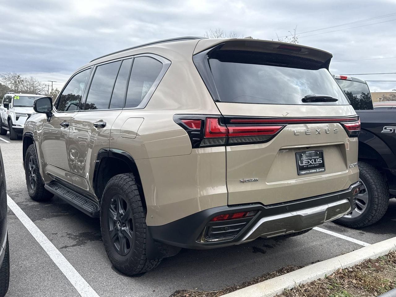 2025 Lexus LX 700h Overtrail