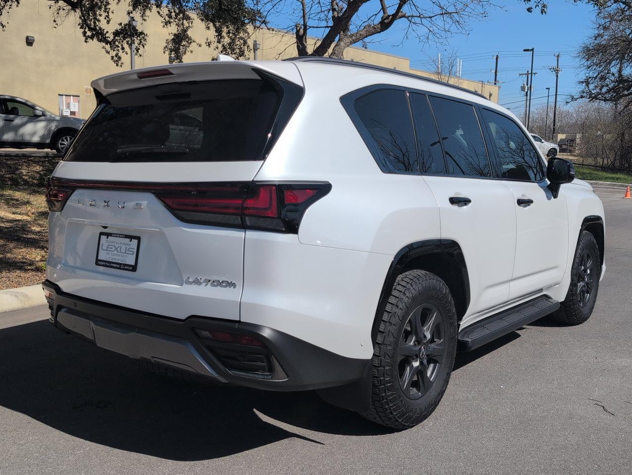 2025 Lexus LX 700h Overtrail