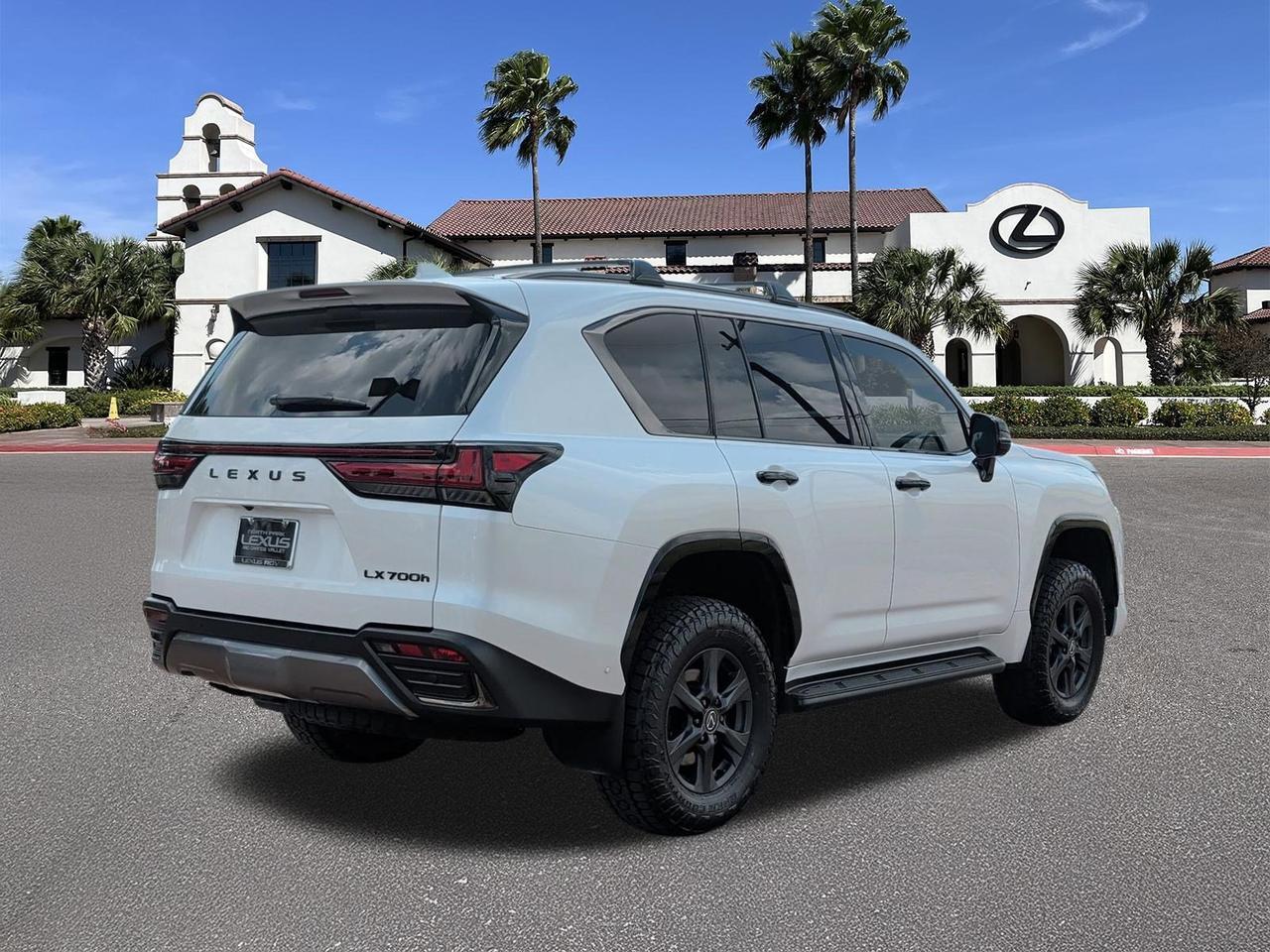 2025 Lexus LX 700h Overtrail