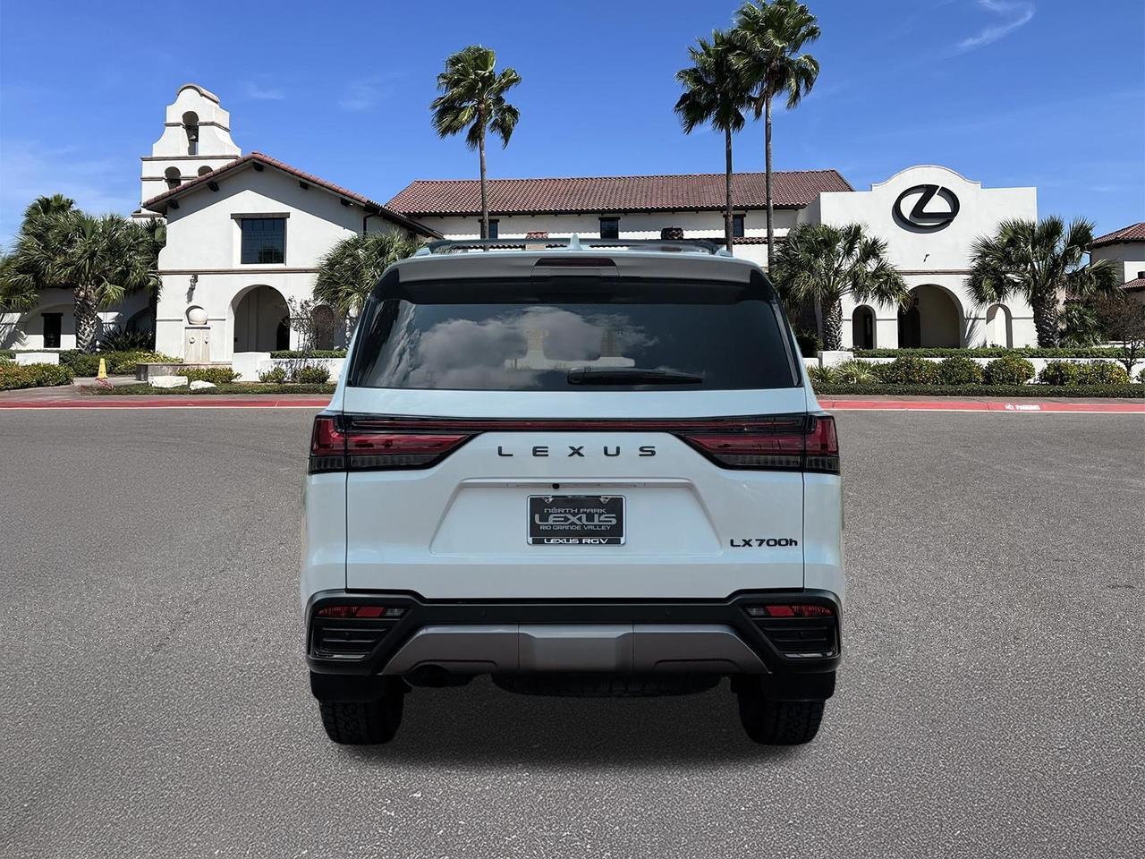 2025 Lexus LX 700h Overtrail