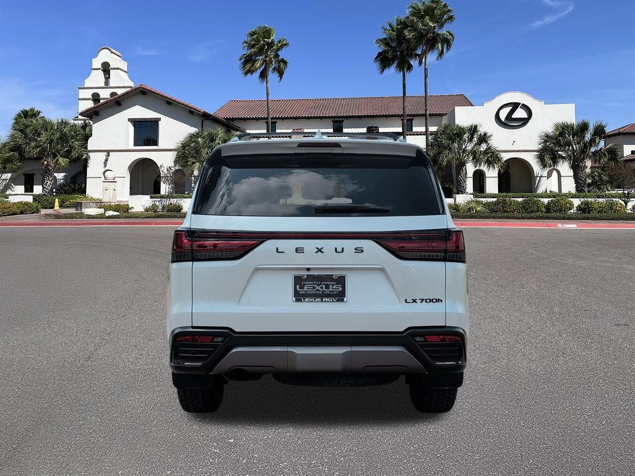 2025 Lexus LX 700h Overtrail