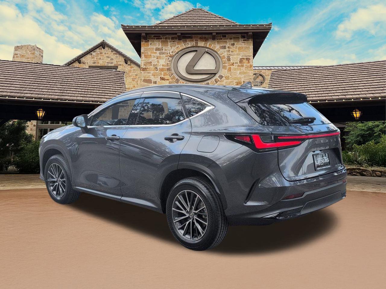 2025 Lexus NX 350h Premium