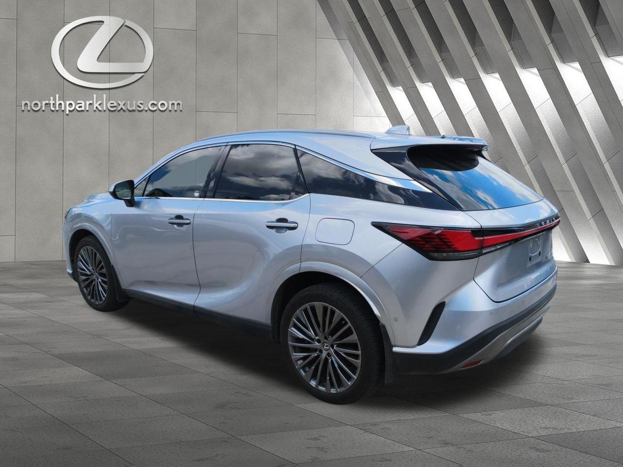 2025 Lexus RX 450h+ Luxury