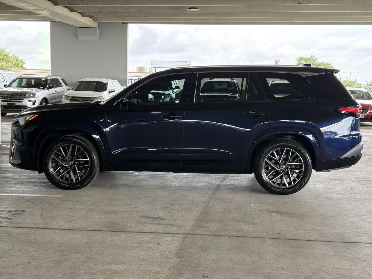 2025 Lexus TX