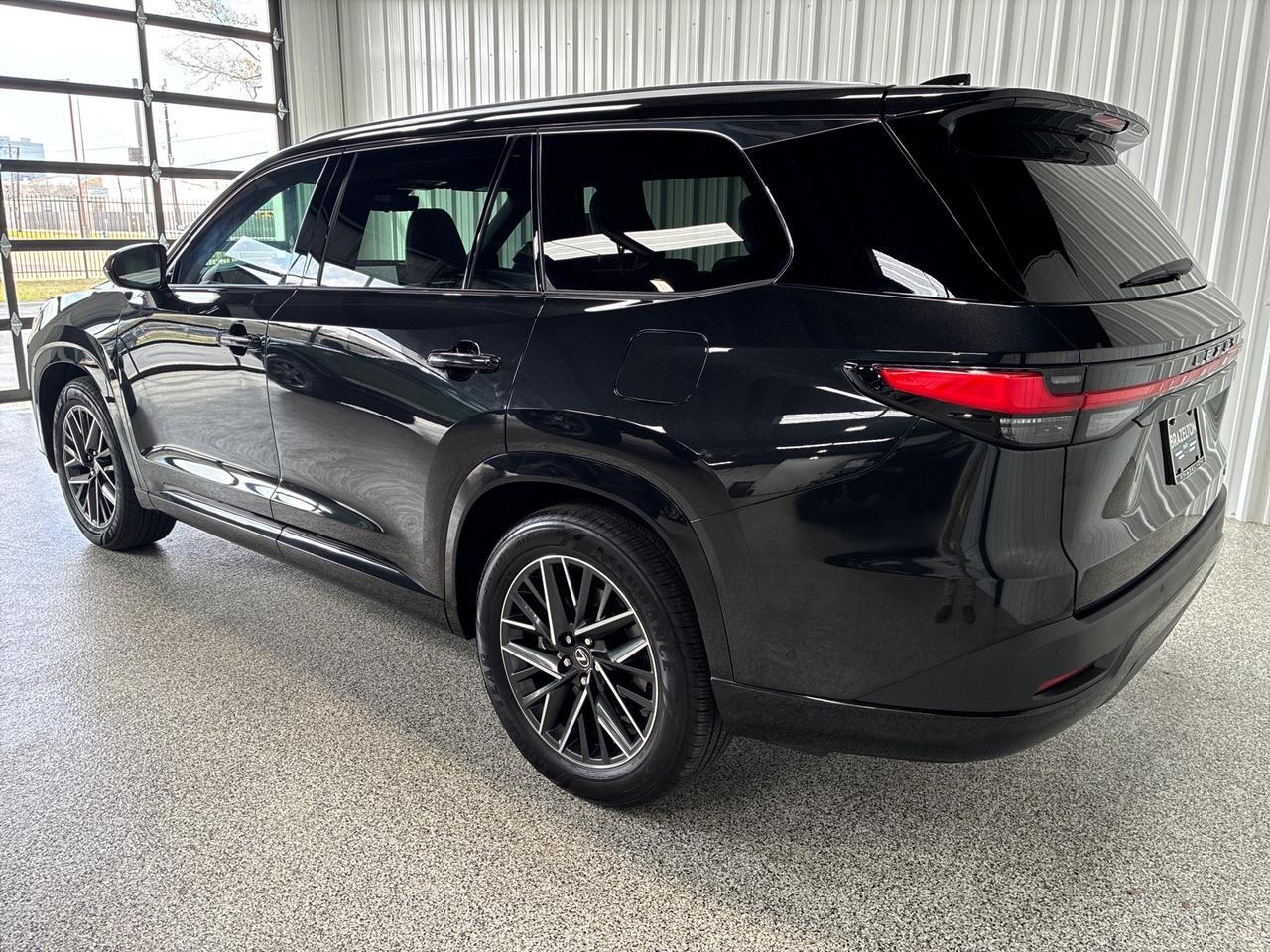 2025 Lexus TX350 Luxury, AWD, Captain's Seats, ML Sound, Tech Pkg, Convenience Pkg, 3k Miles