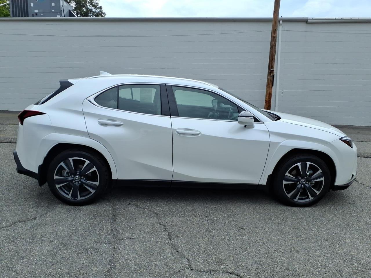 2025 Lexus UX 300h Base