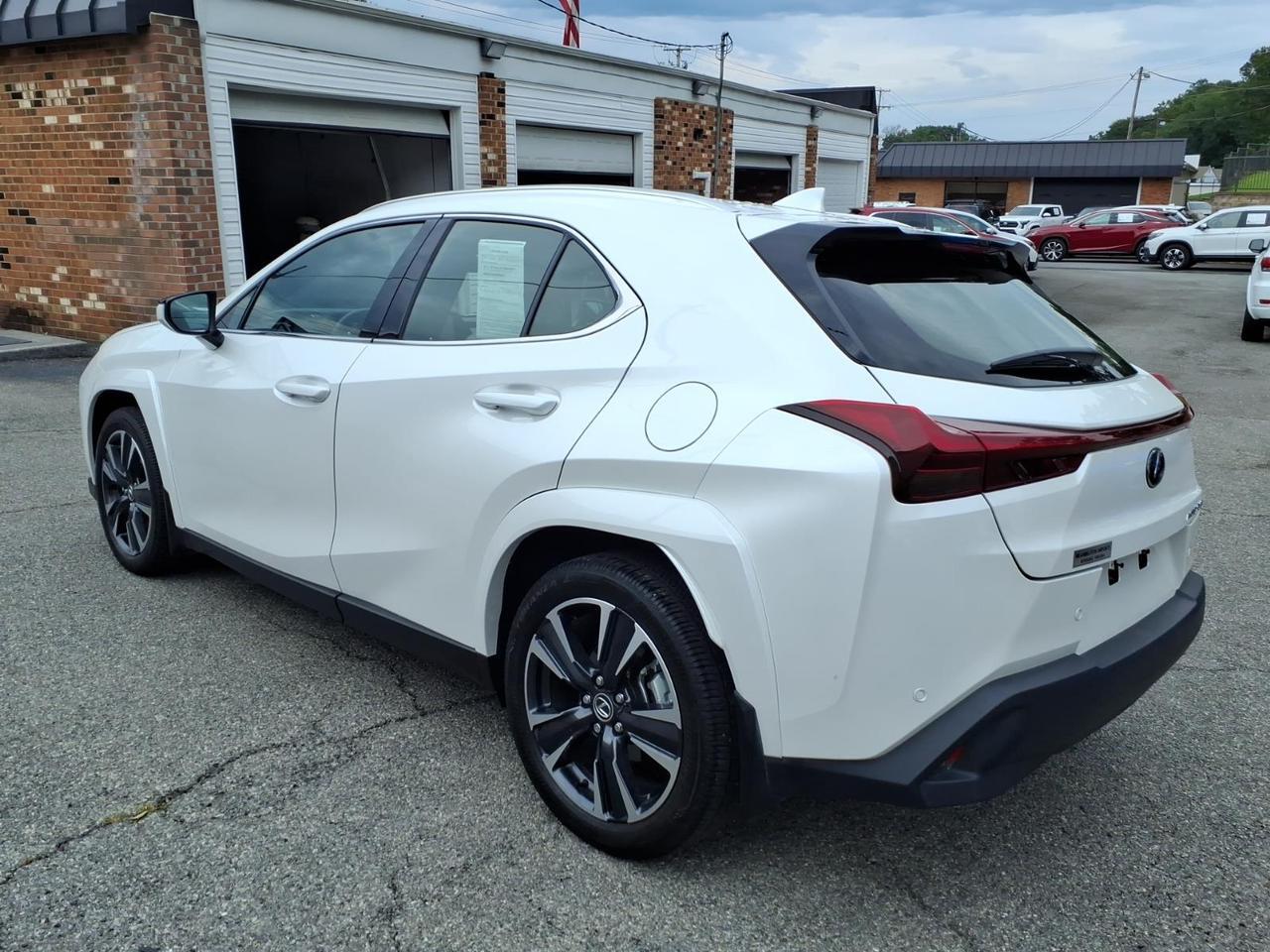 2025 Lexus UX 300h Base Roanoke VA