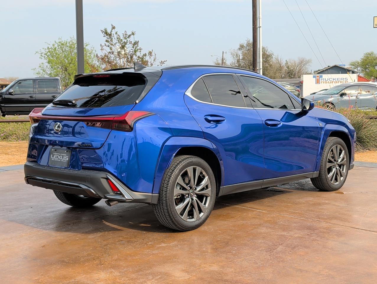 2025 Lexus UX 300h F SPORT Design