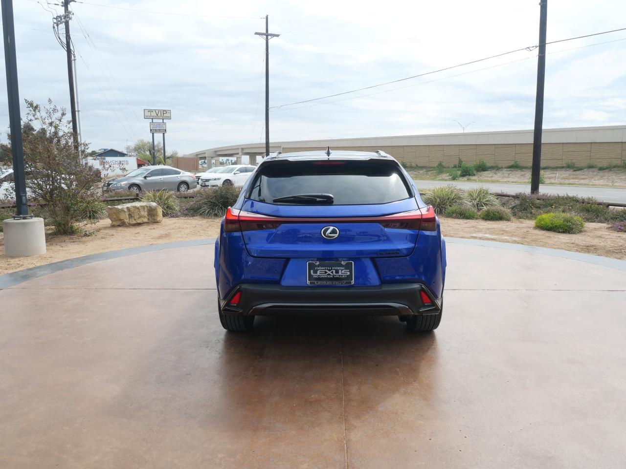 2025 Lexus UX 300h F SPORT Design