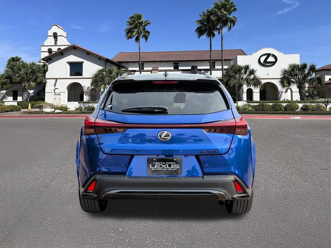 2025 Lexus UX 300h F SPORT Design