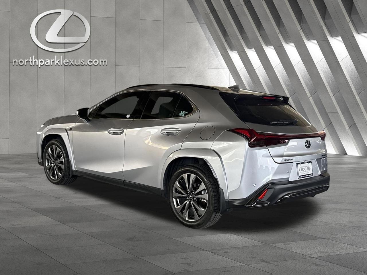 2025 Lexus UX 300h F SPORT Design