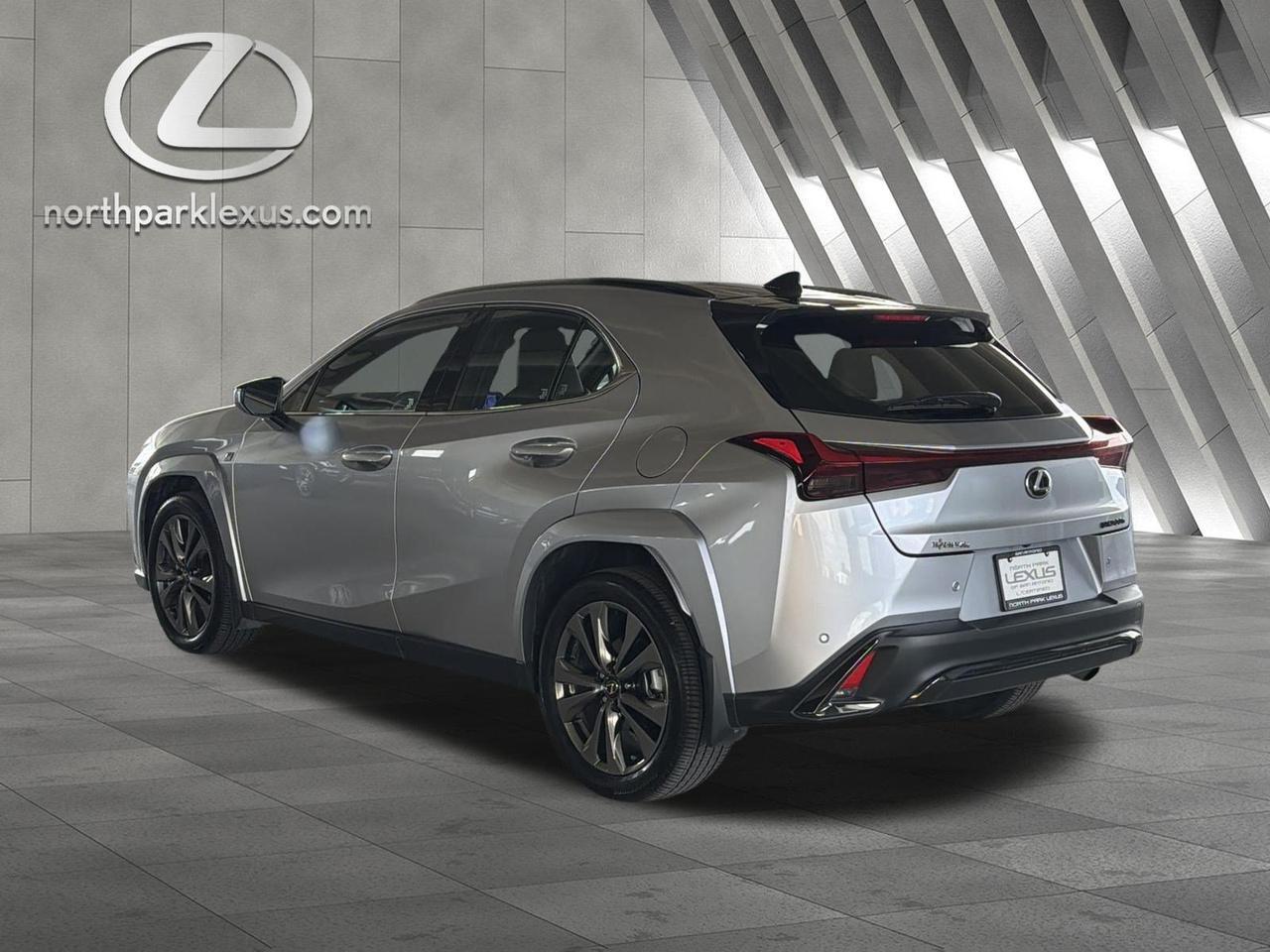 2025 Lexus UX 300h F SPORT Design