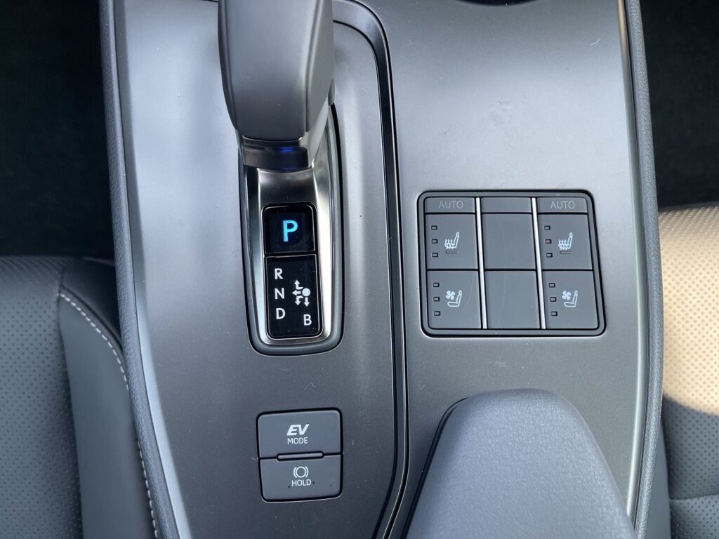 2025 Lexus UX 300h F SPORT Design Richmond VA
