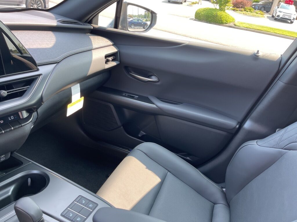 2025 Lexus UX 300h F SPORT Design Richmond VA