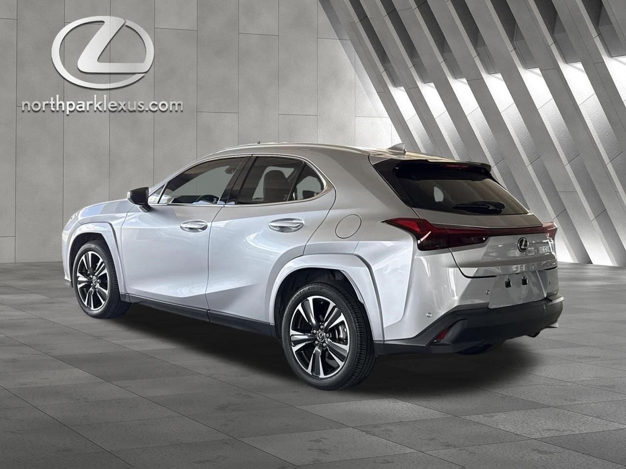 2025 Lexus UX 300h Premium