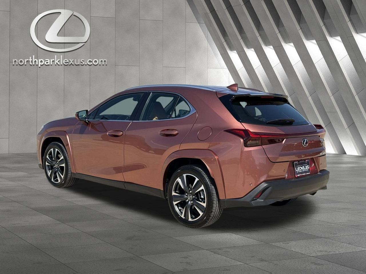 2025 Lexus UX 300h Premium