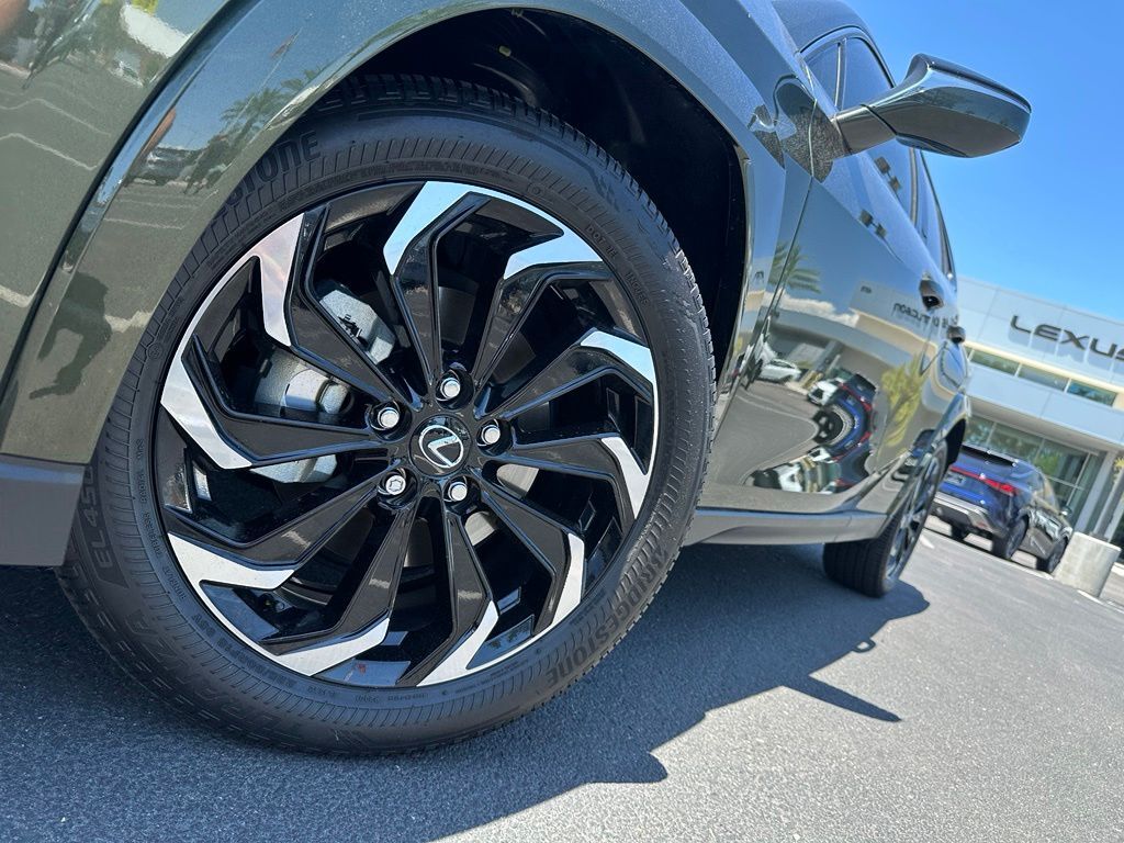 2025 Lexus UX 300h Premium