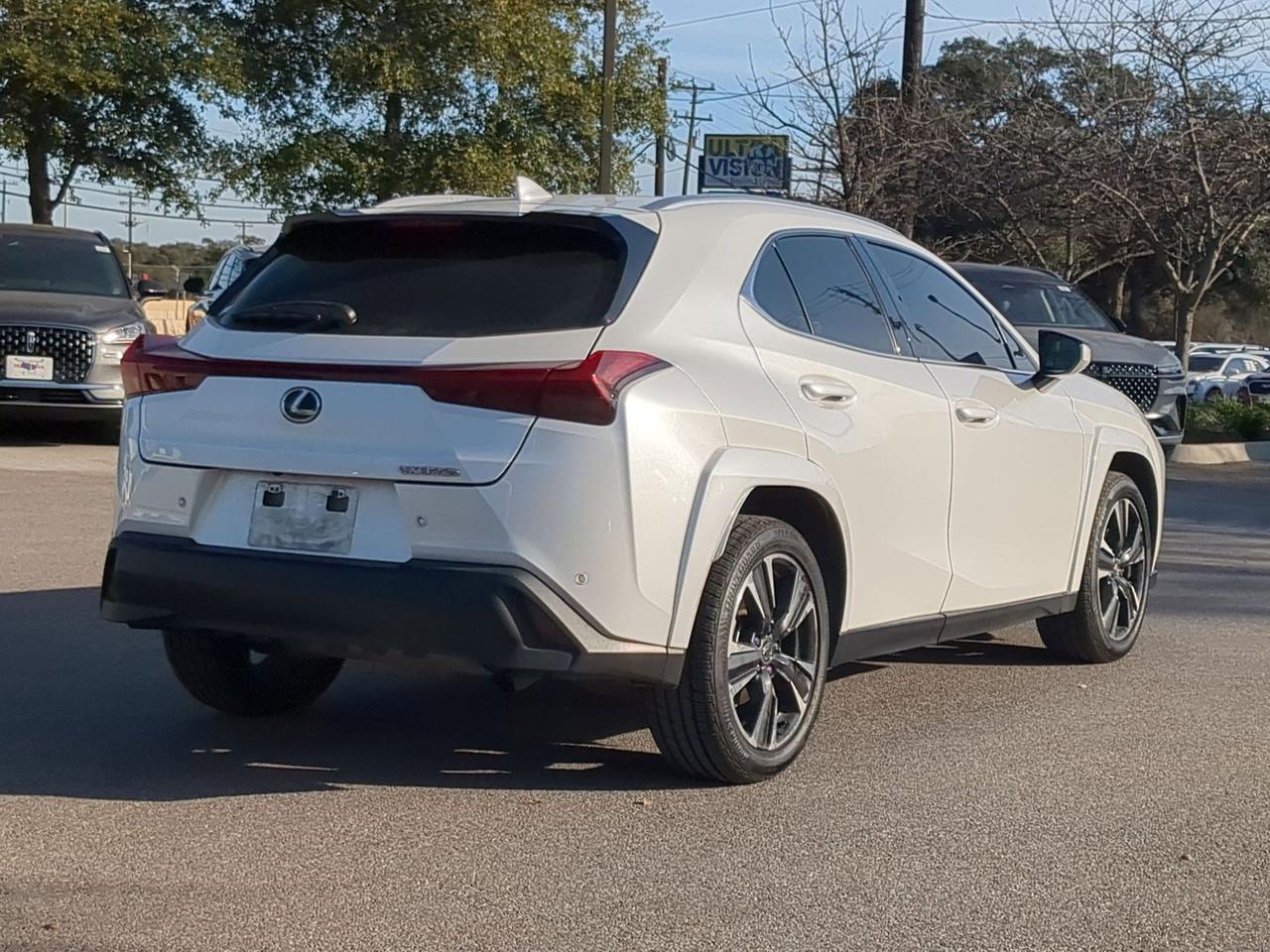 2025 Lexus UX 300h