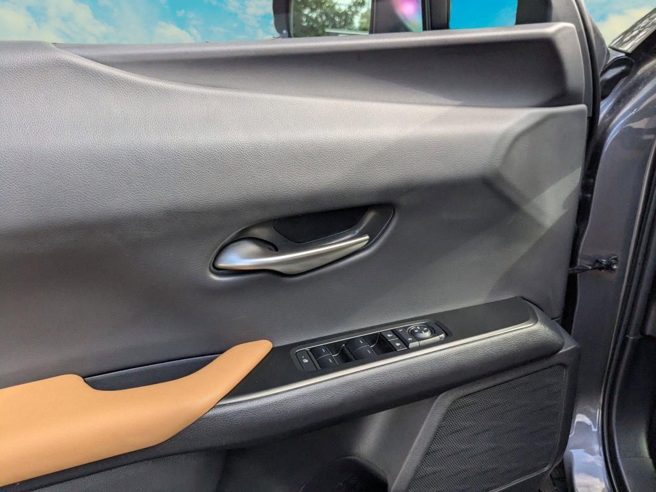 2025 Lexus UX 300h San Antonio TX