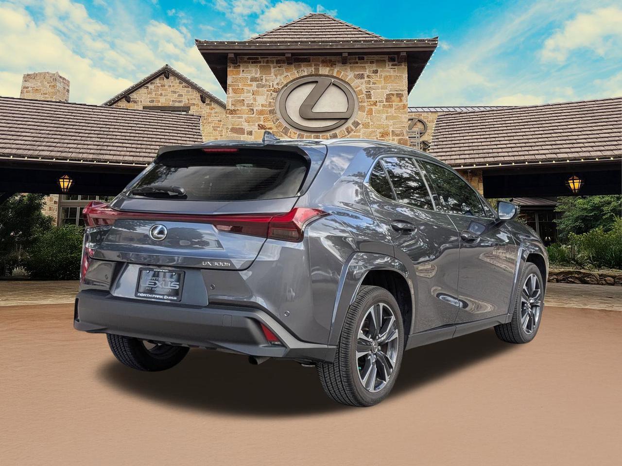 2025 Lexus UX 300h