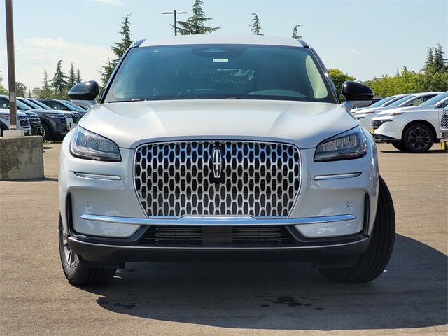 2025 Lincoln Corsair Premiere photo 3