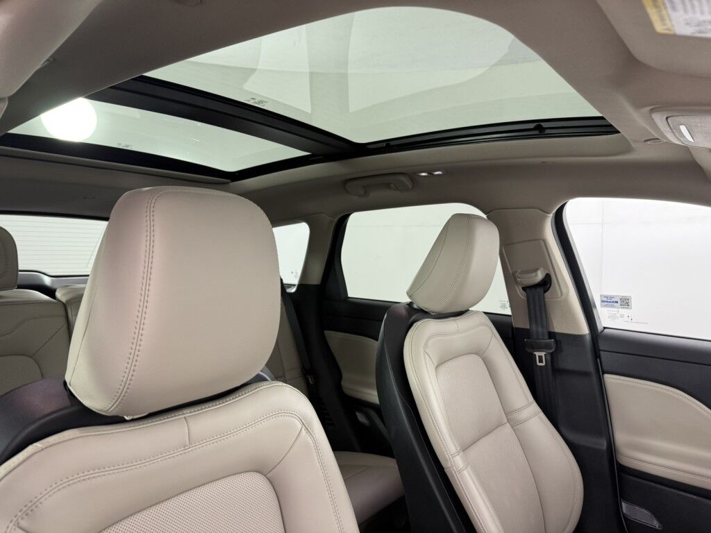 2025 Lincoln Corsair Reserve AWD w/Panoramic Vista roof Maumee OH