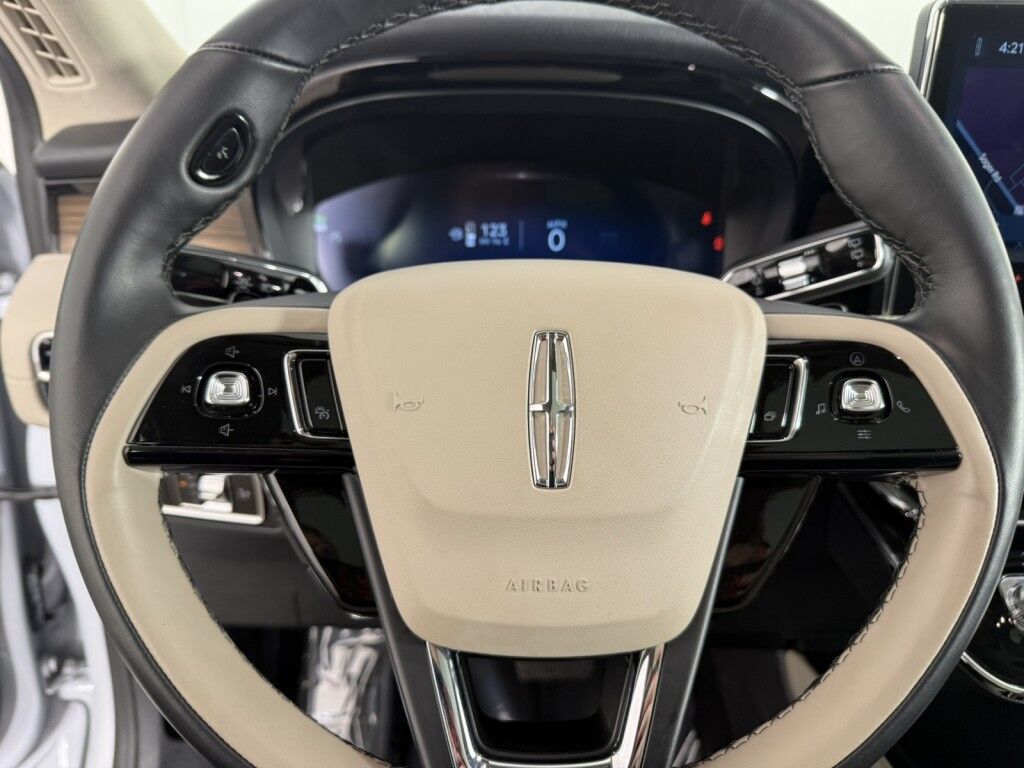 2025 Lincoln Corsair Reserve AWD w/Panoramic Vista roof Maumee OH