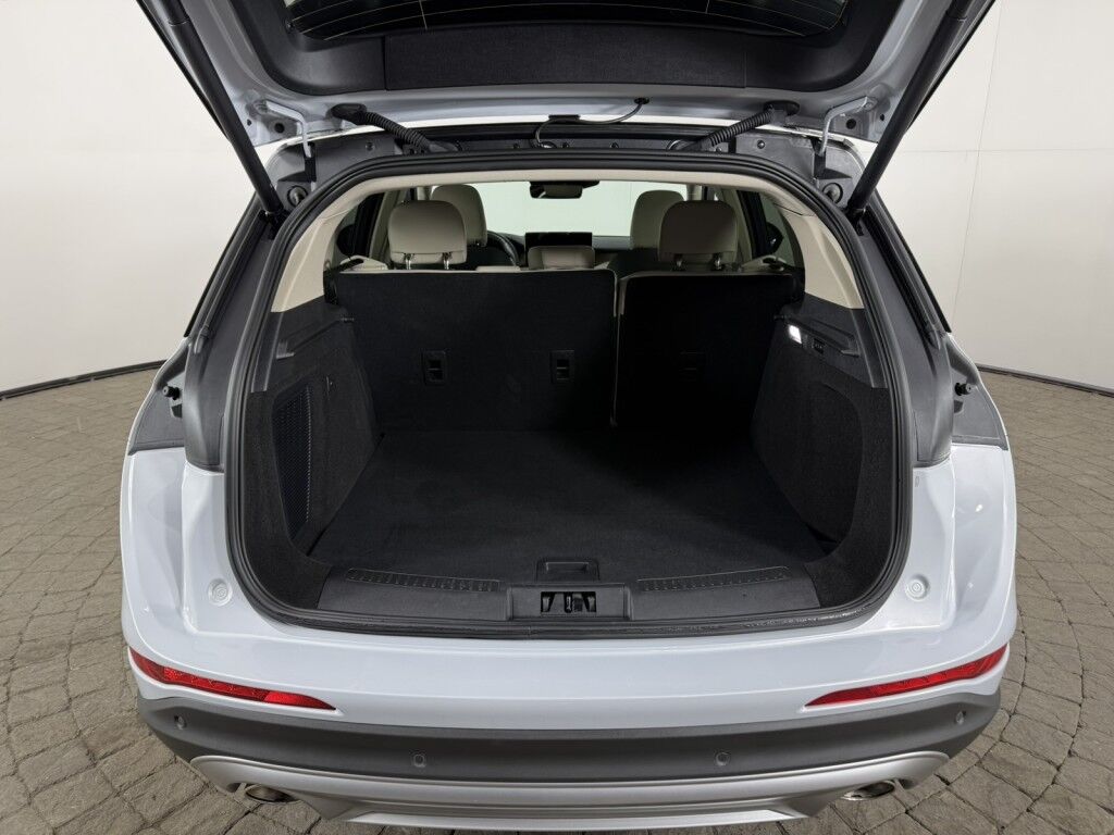 2025 Lincoln Corsair Reserve AWD w/Panoramic Vista roof Maumee OH